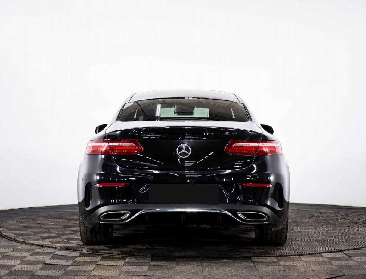 Mercedes-Benz E-Класс с пробегом — 2017 год. Фото: #4