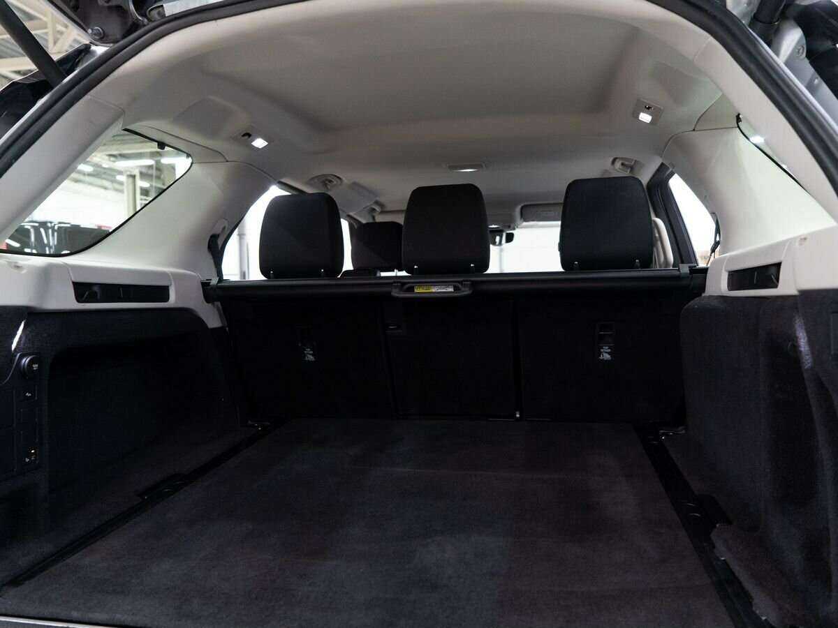 Land Rover Discovery с пробегом — 2018 год. Фото: #7