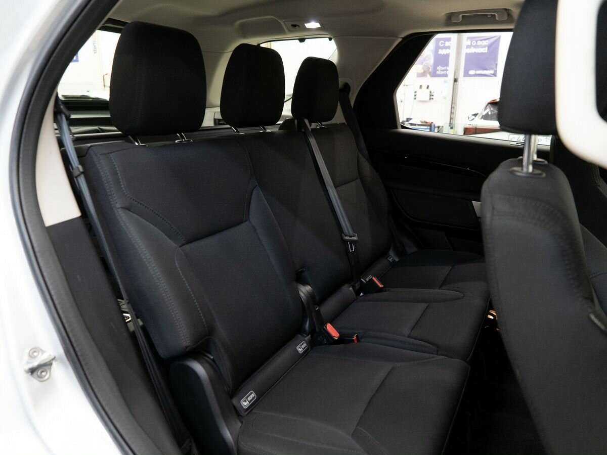 Land Rover Discovery с пробегом — 2018 год. Фото: #8