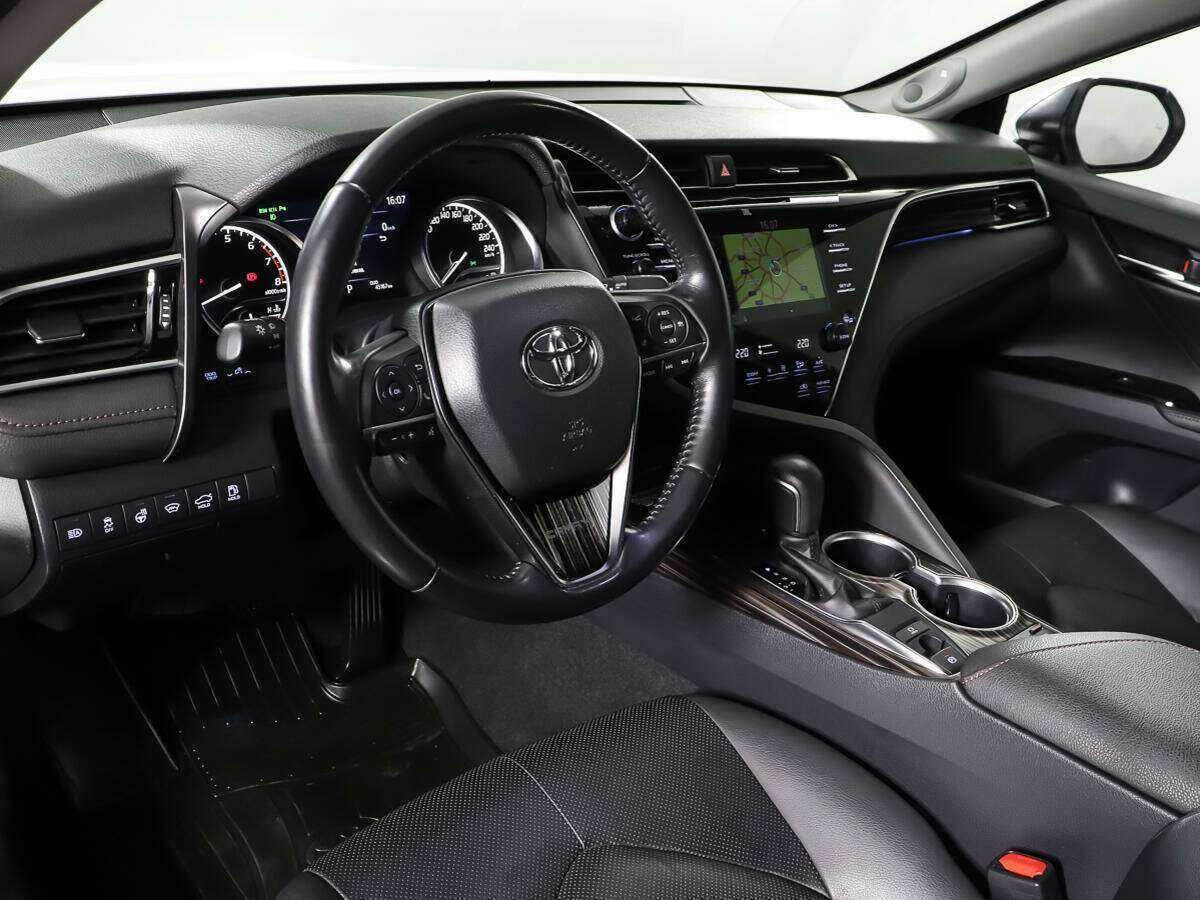 Toyota Camry с пробегом — 2020 год. Фото: #10