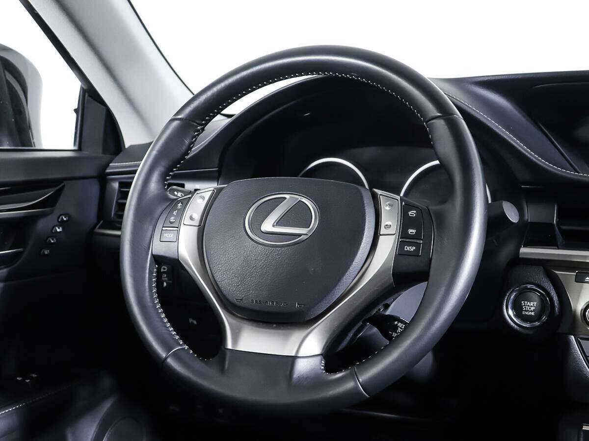 Lexus ES с пробегом — 2014 год. Фото: #13