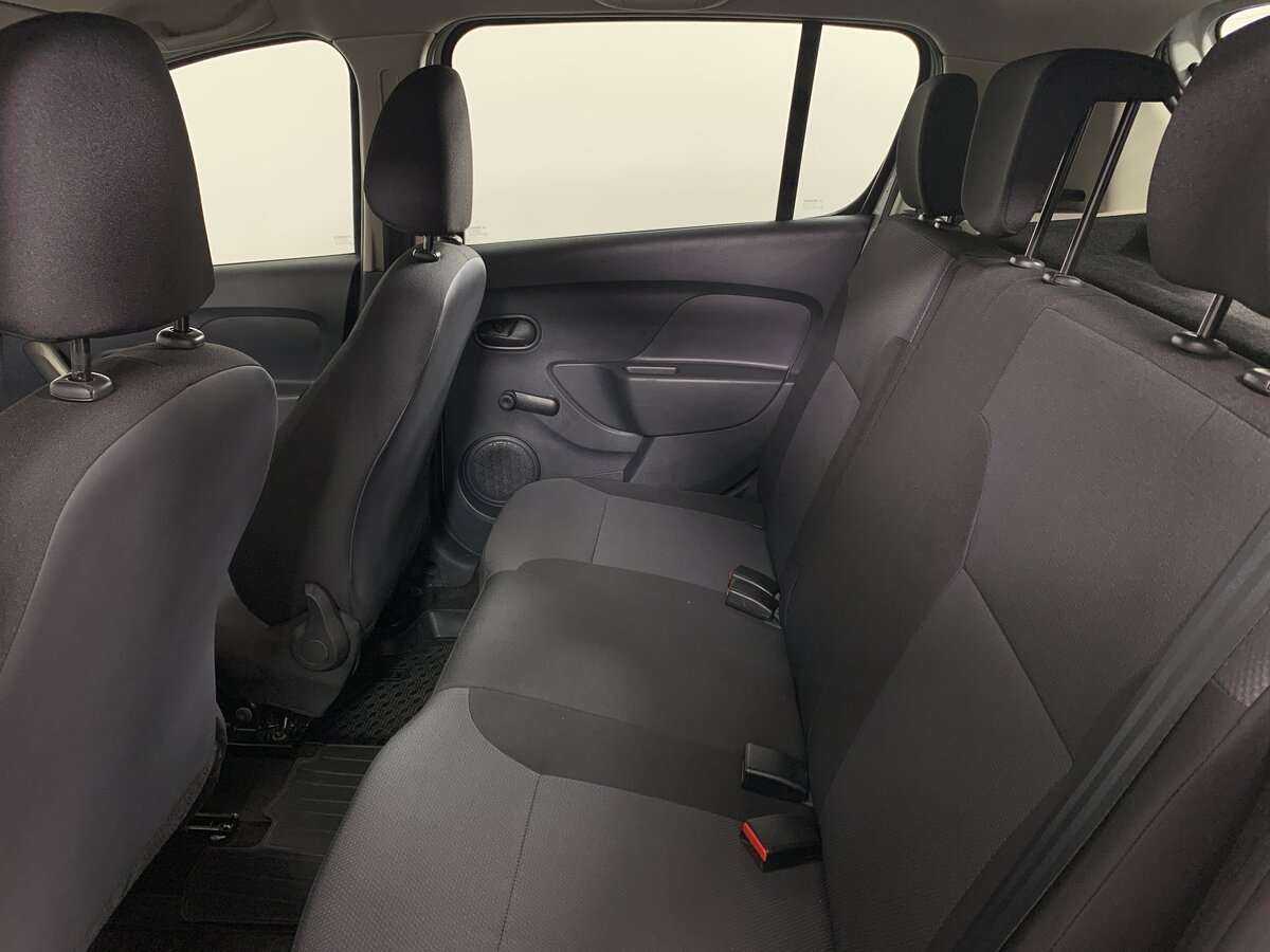 Renault Sandero с пробегом — 2017 год. Фото: #15