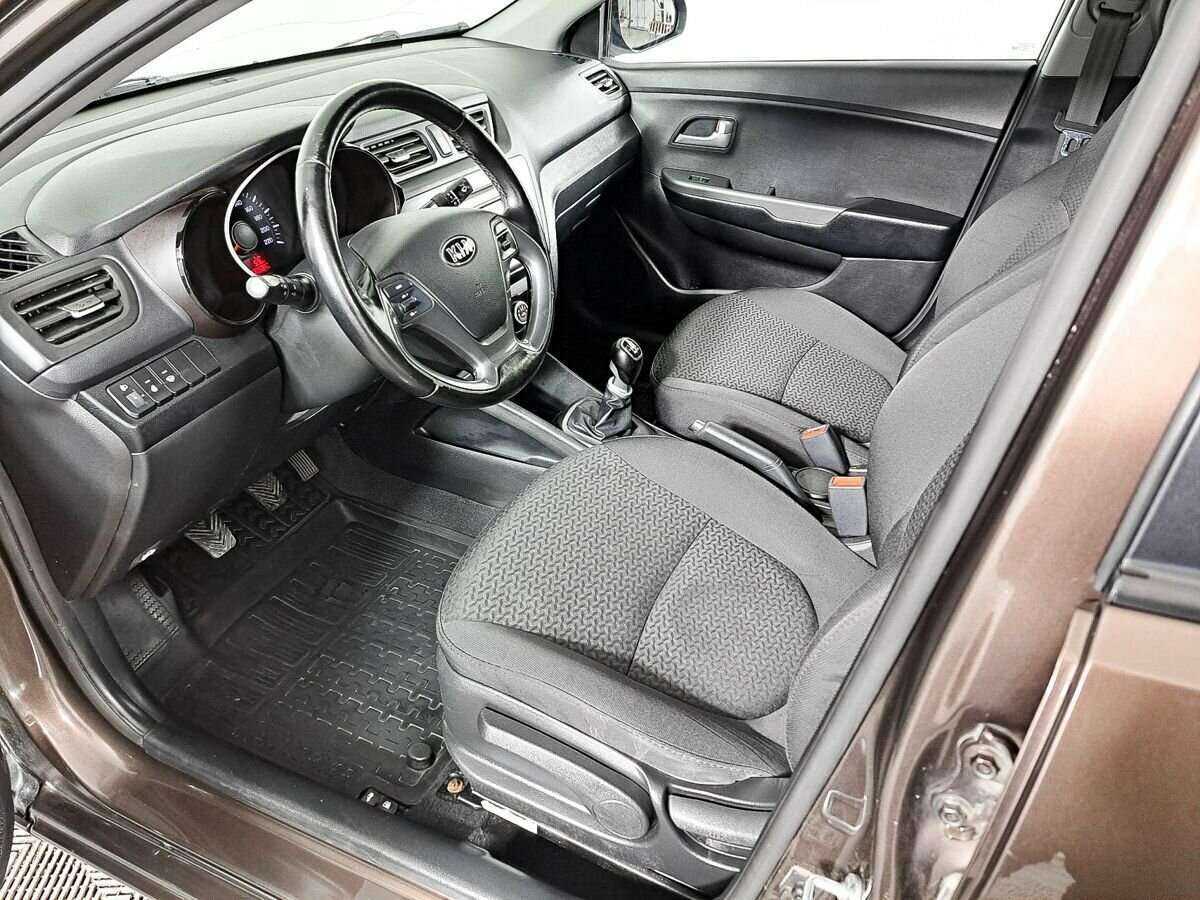 Kia Rio с пробегом — 2016 год. Фото: #11