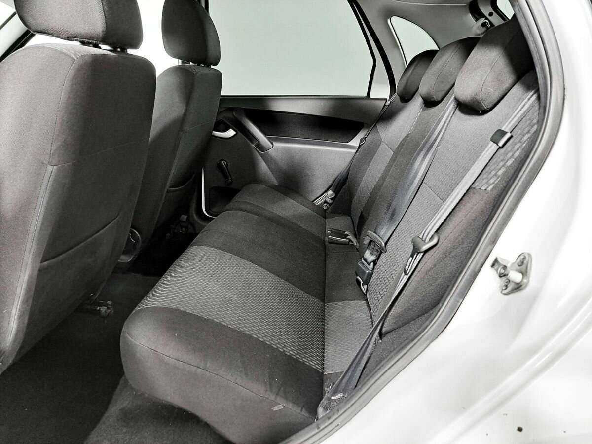 Lada (ВАЗ) Kalina с пробегом — 2015 год. Фото: #8