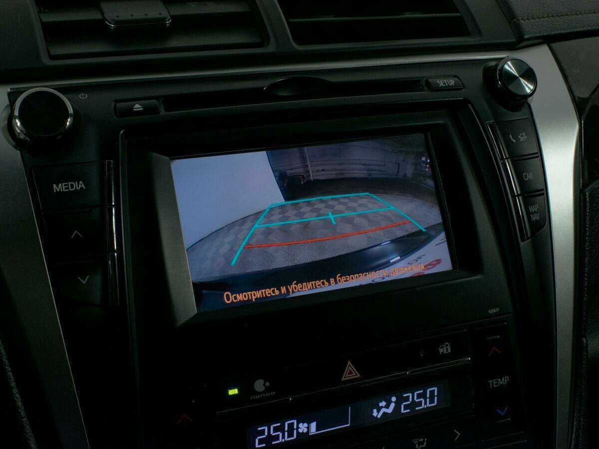 Toyota Camry с пробегом — 2017 год. Фото: #18