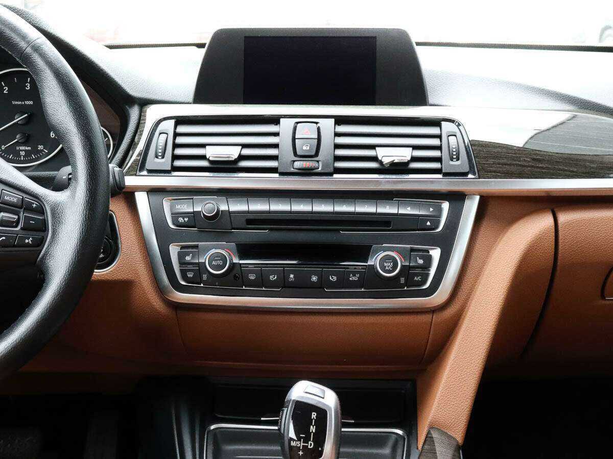 BMW 3 серии с пробегом — 2014 год. Фото: #9