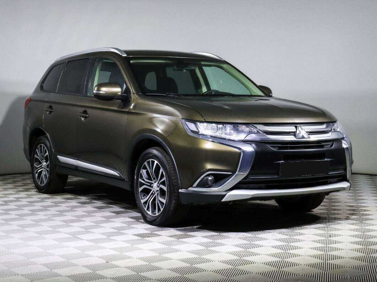 Mitsubishi Outlander с пробегом — 2018 год. Фото: #2