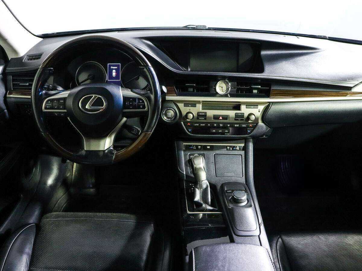 Lexus ES с пробегом — 2016 год. Фото: #8