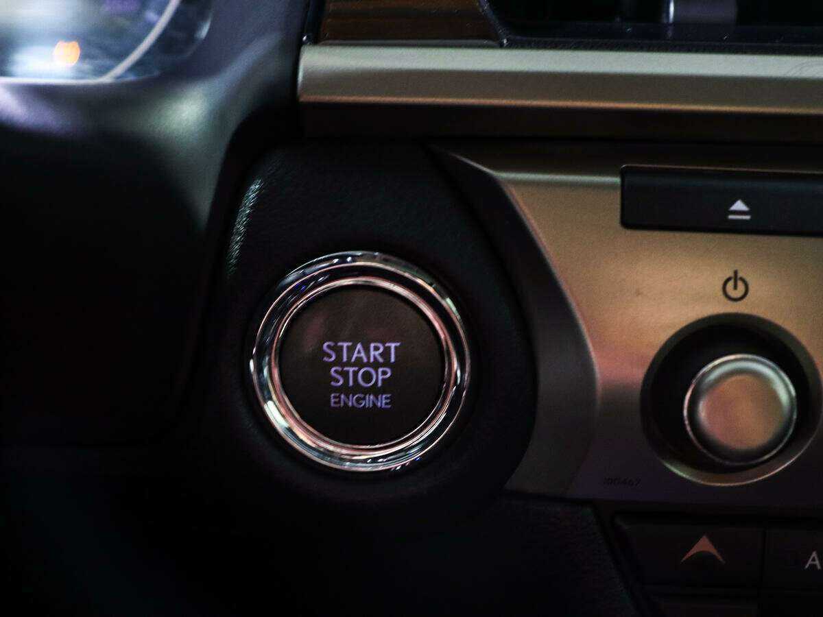 Lexus ES с пробегом — 2016 год. Фото: #18