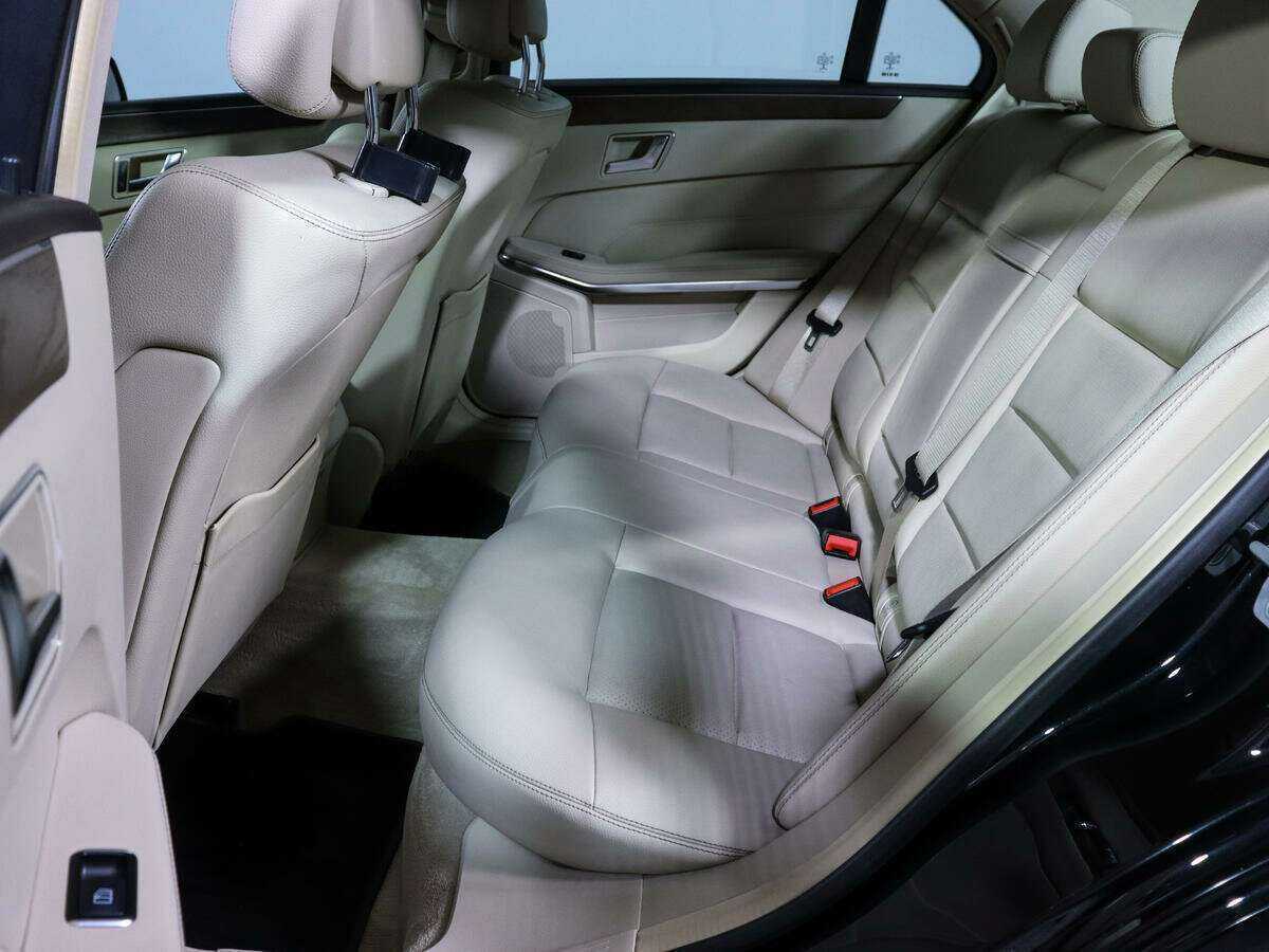 Mercedes-Benz E-Класс с пробегом — 2015 год. Фото: #7