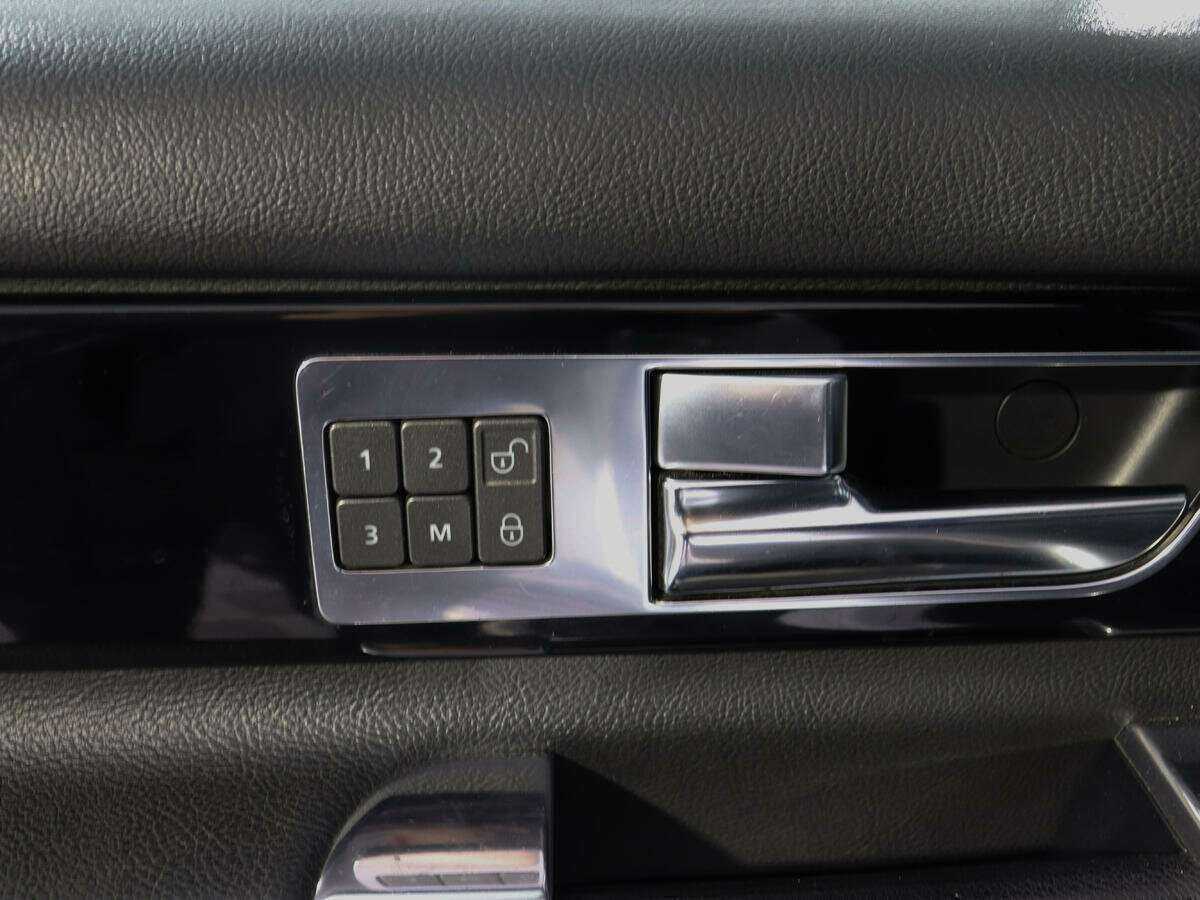 Land Rover Discovery с пробегом — 2013 год. Фото: #15