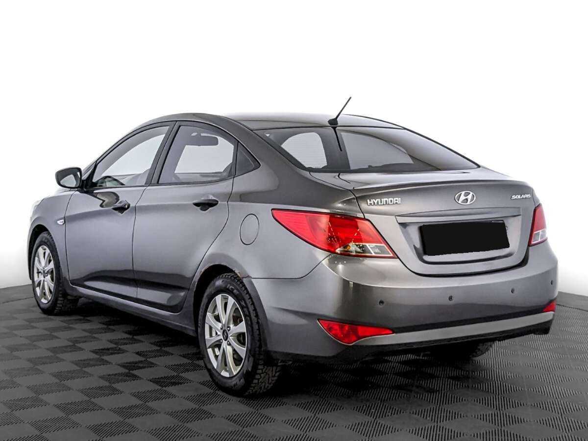 Hyundai Solaris с пробегом — 2014 год. Фото: #6