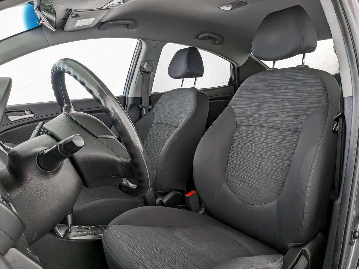 Hyundai Solaris с пробегом — 2014 год. Фото: #15