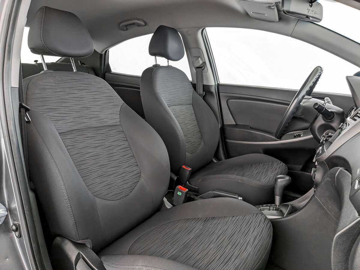 Hyundai Solaris с пробегом — 2014 год. Фото: #18