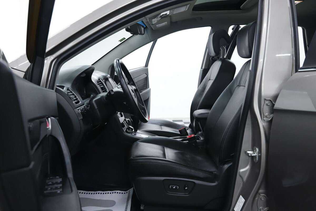 Chevrolet Captiva с пробегом — 2015 год. Фото: #7