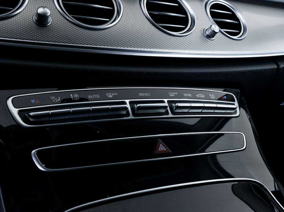 Mercedes-Benz E-Класс с пробегом — 2016 год. Фото: #17