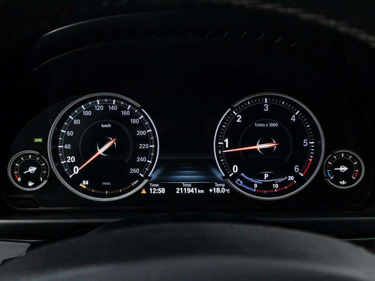 BMW 5 серии с пробегом — 2014 год. Фото: #11