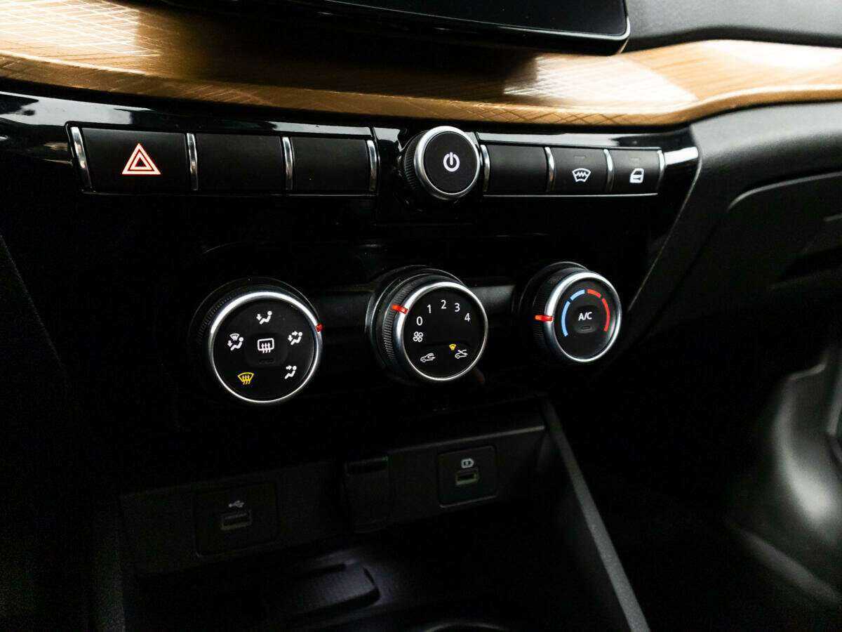 Lada (ВАЗ) Vesta с пробегом — 2023 год. Фото: #14