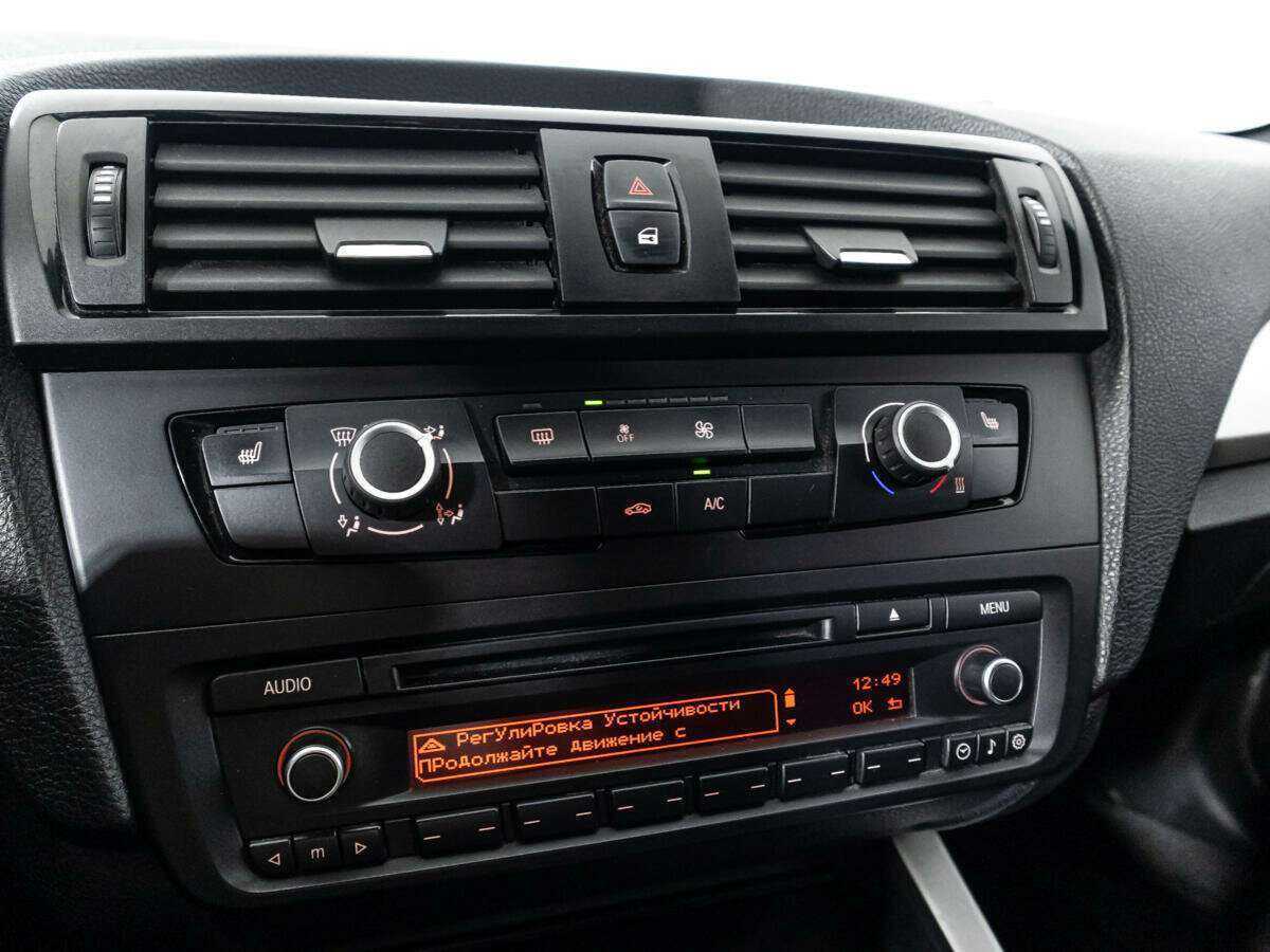 BMW 1 серии с пробегом — 2012 год. Фото: #13