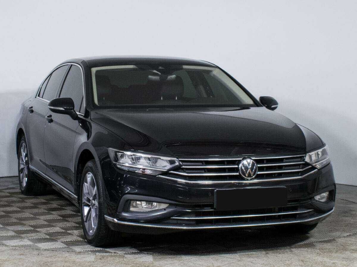 Volkswagen Passat с пробегом — 2021 год. Фото: #2