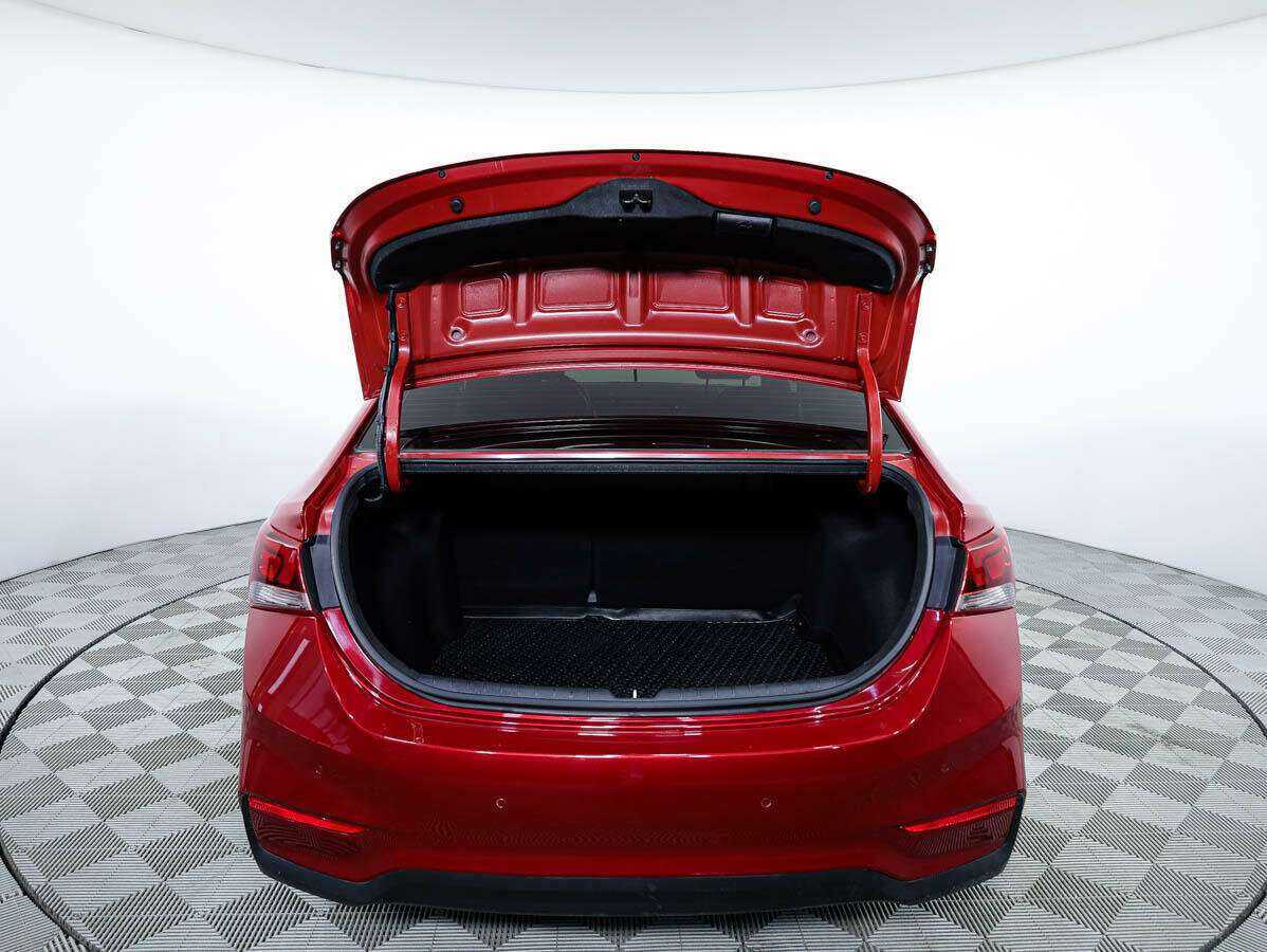 Hyundai Solaris с пробегом — 2017 год. Фото: #18