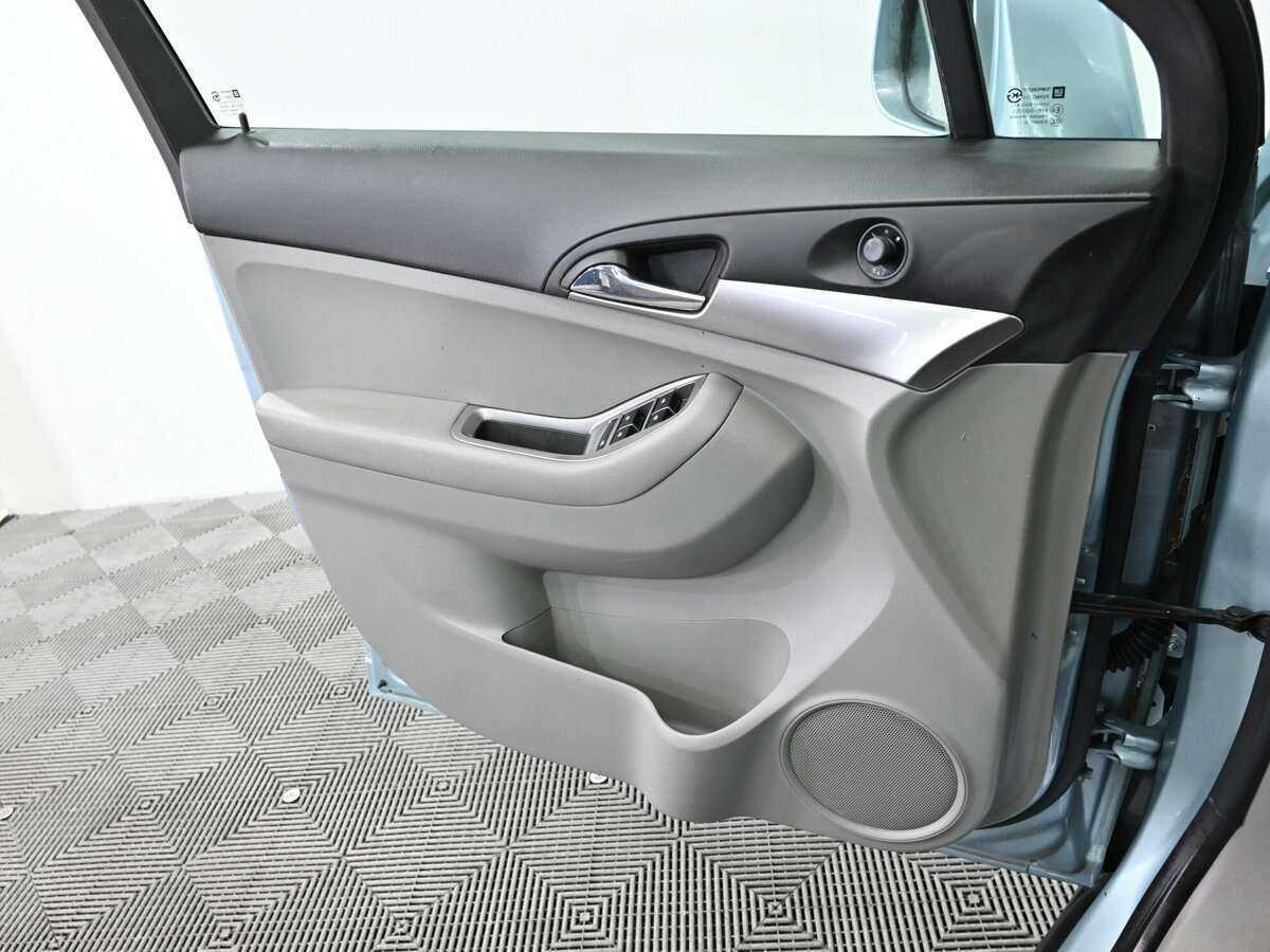 Chevrolet Orlando с пробегом — 2012 год. Фото: #8