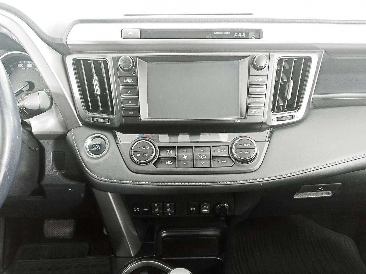 Toyota RAV4 с пробегом — 2018 год. Фото: #12