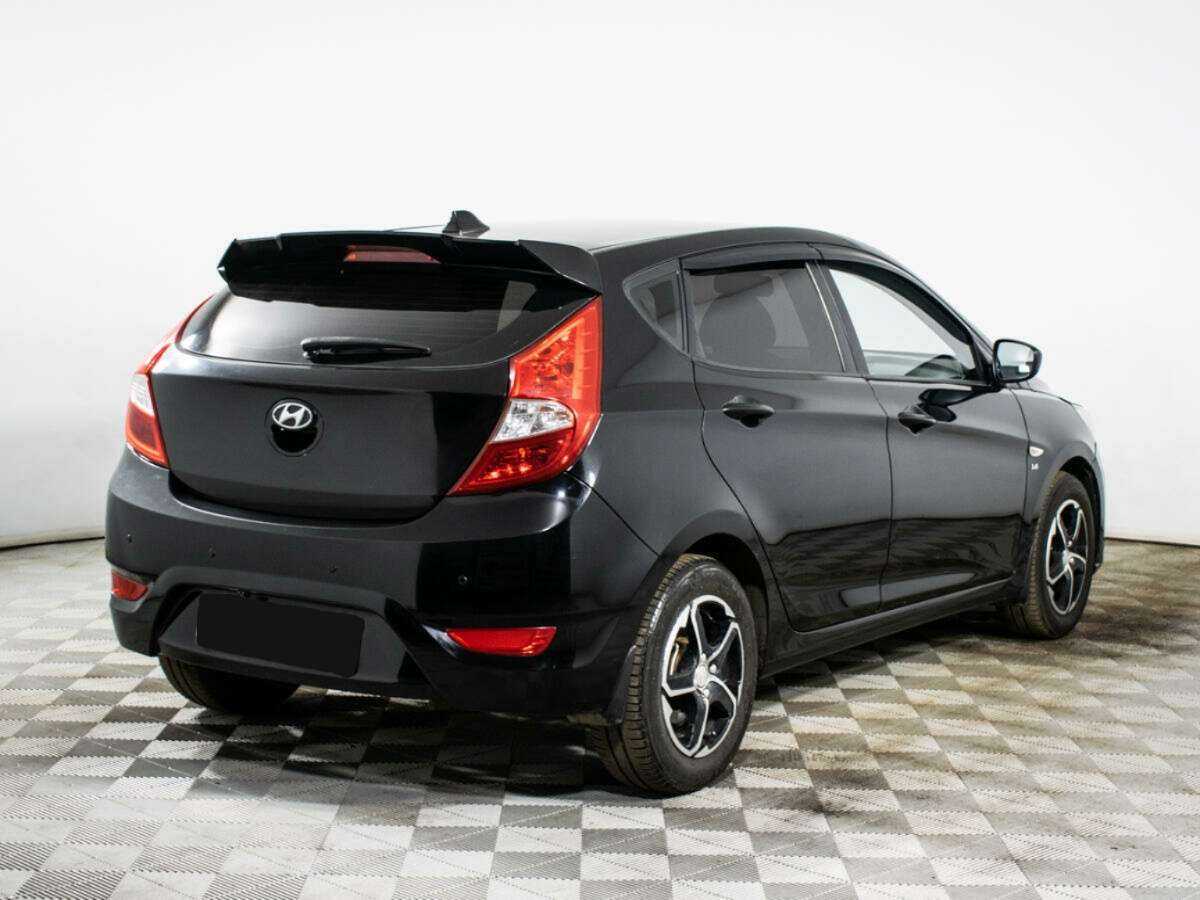 Hyundai Solaris с пробегом — 2012 год. Фото: #3