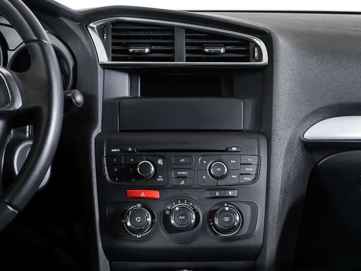 Citroen C4 с пробегом — 2015 год. Фото: #11