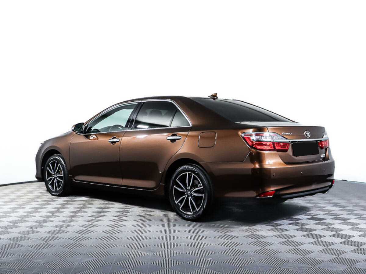 Toyota Camry с пробегом — 2017 год. Фото: #6