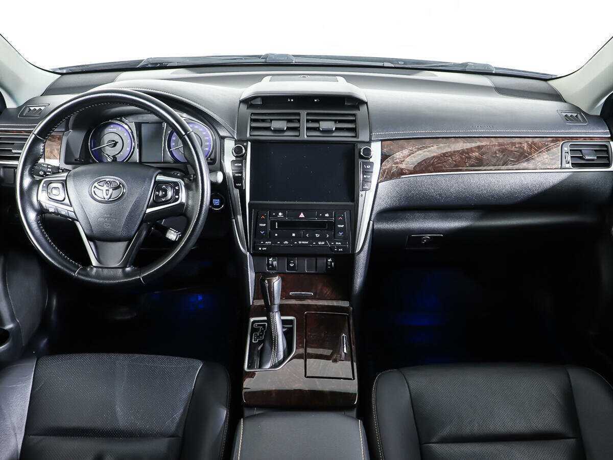 Toyota Camry с пробегом — 2017 год. Фото: #12