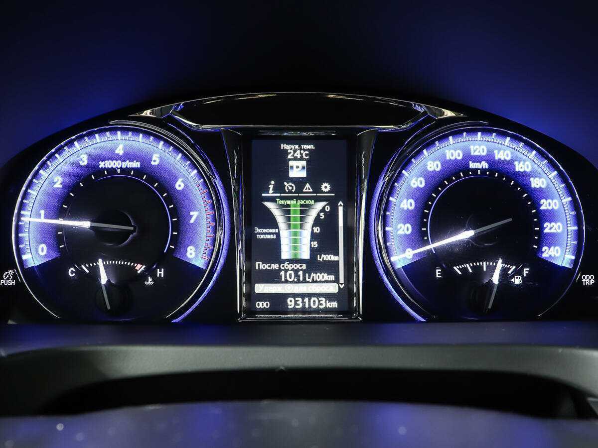 Toyota Camry с пробегом — 2017 год. Фото: #15