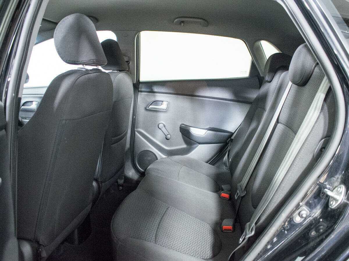 Kia Rio с пробегом — 2012 год. Фото: #9