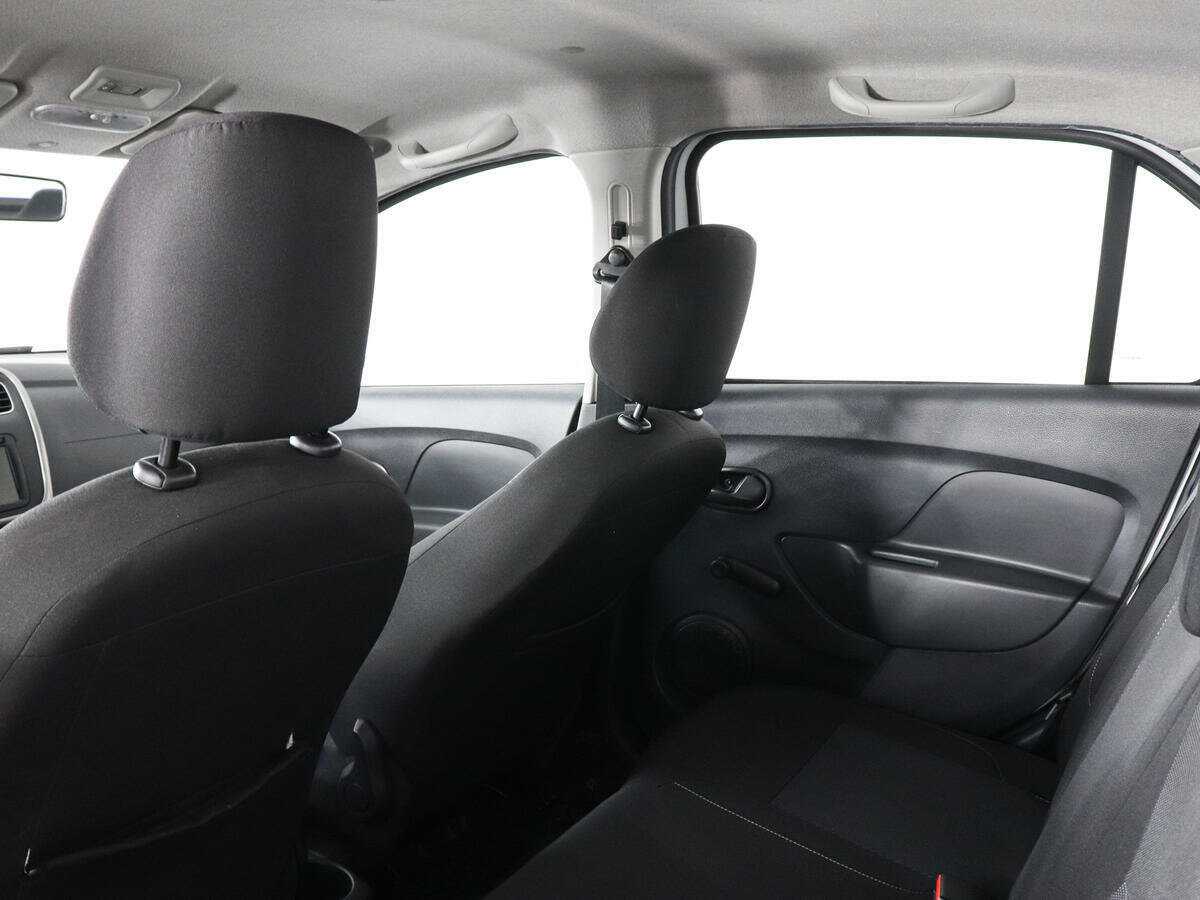 Renault Logan с пробегом — 2020 год. Фото: #11