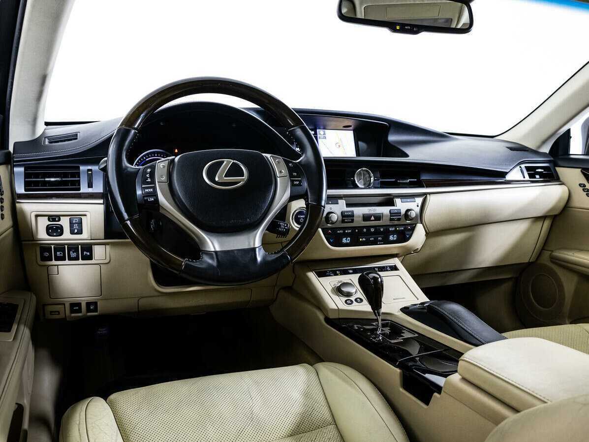 Lexus ES с пробегом — 2014 год. Фото: #8