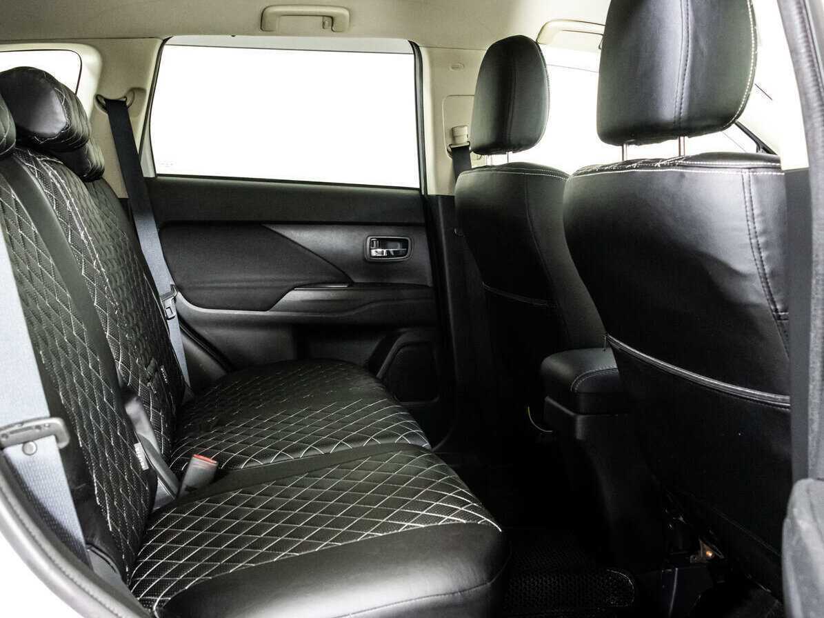 Mitsubishi Outlander с пробегом — 2020 год. Фото: #13