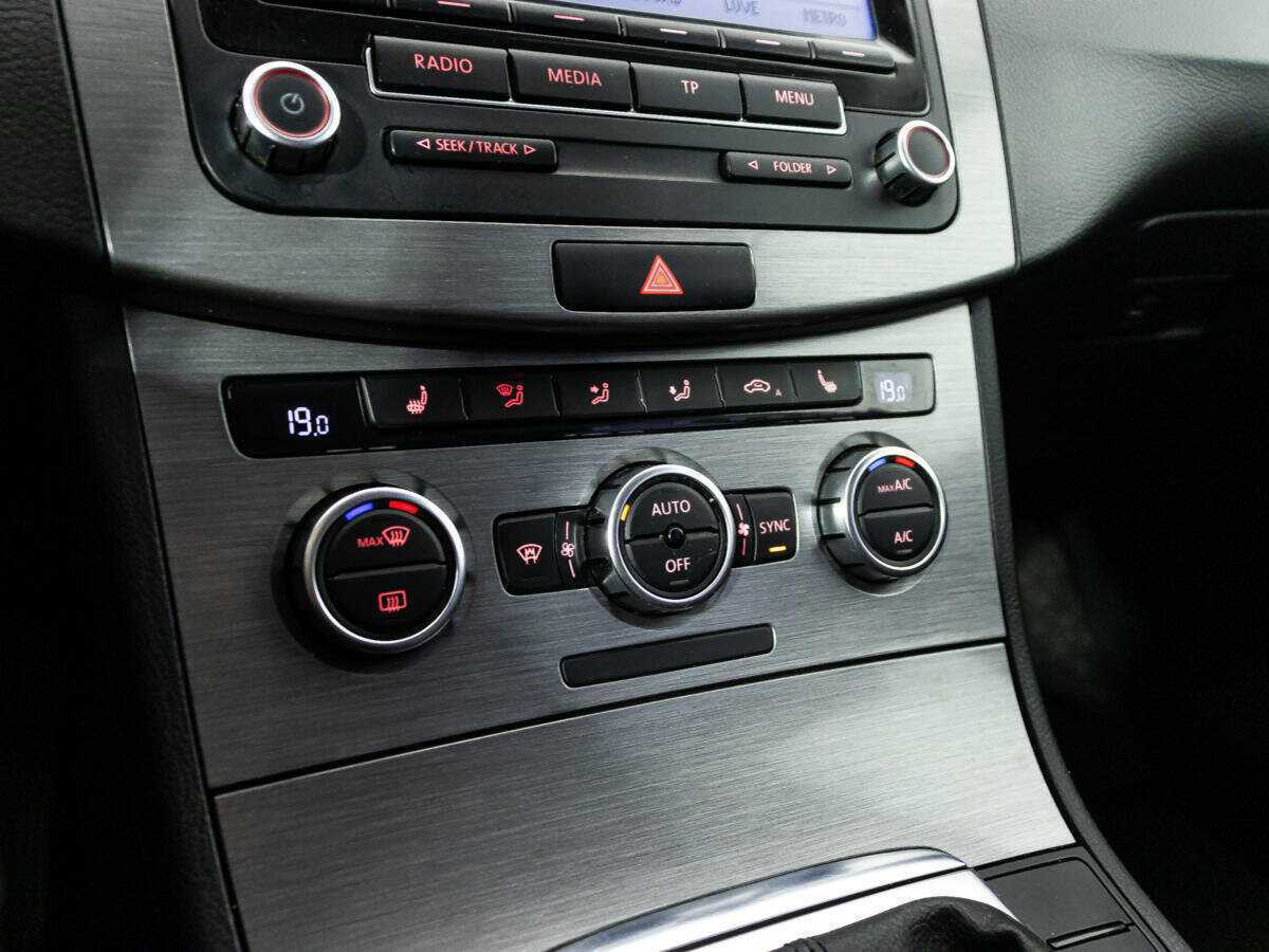 Volkswagen Passat с пробегом — 2013 год. Фото: #14