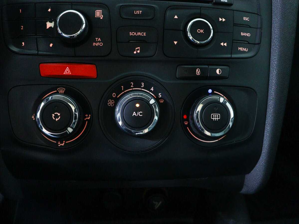 Citroen C4 с пробегом — 2012 год. Фото: #12