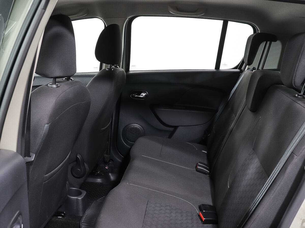 Renault Sandero с пробегом — 2019 год. Фото: #9