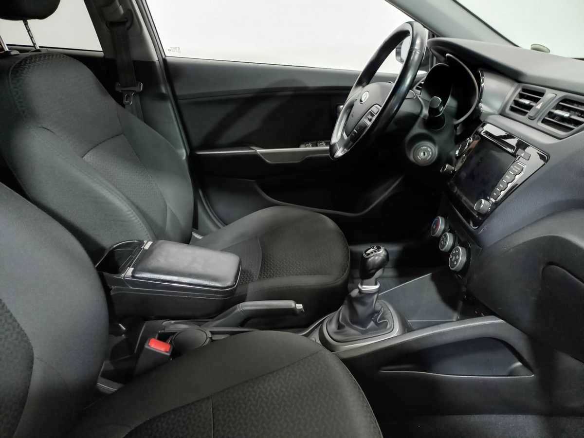 Kia Rio с пробегом — 2016 год. Фото: #9
