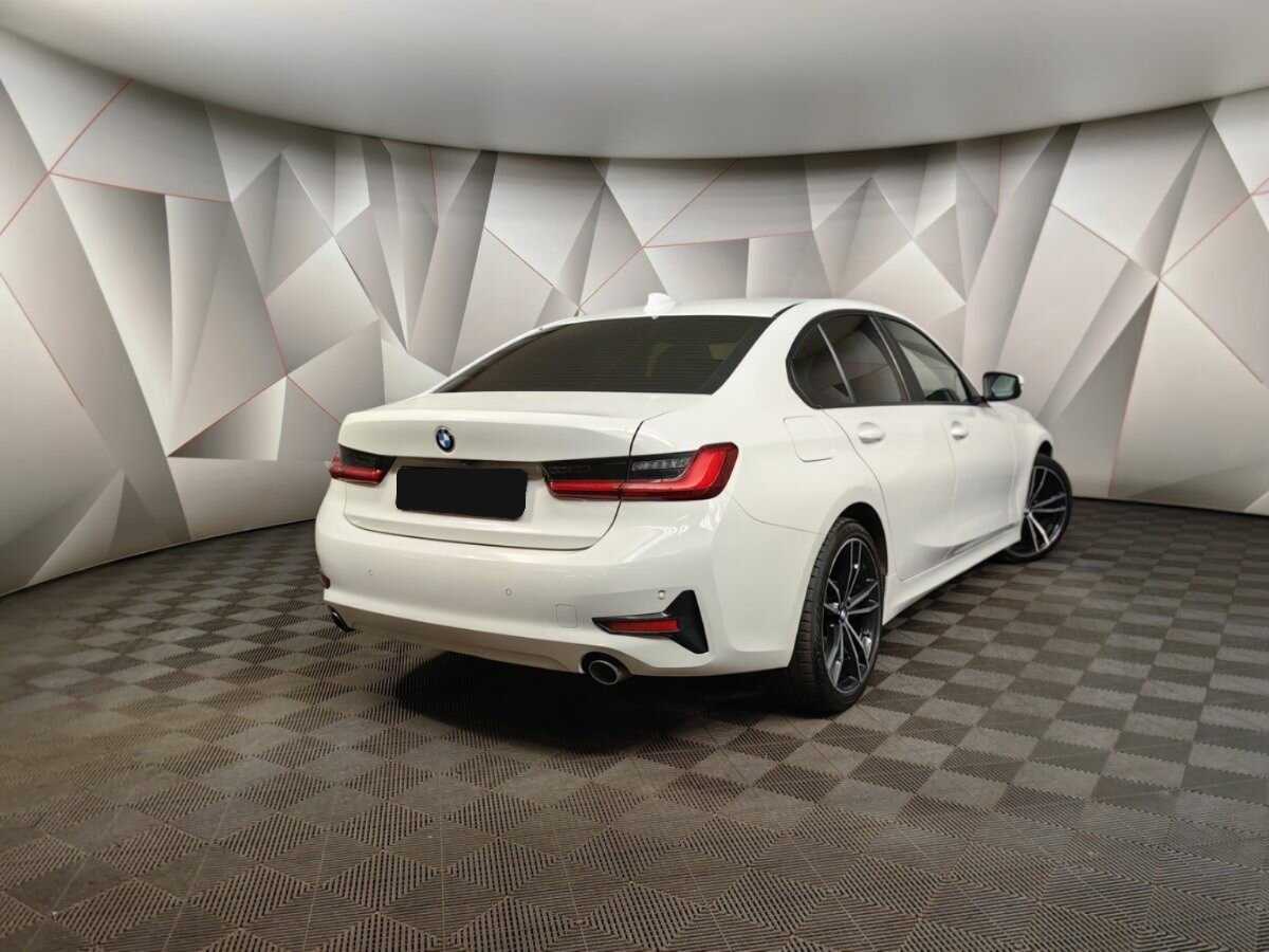 BMW 3 серии с пробегом — 2020 год. Фото: #1