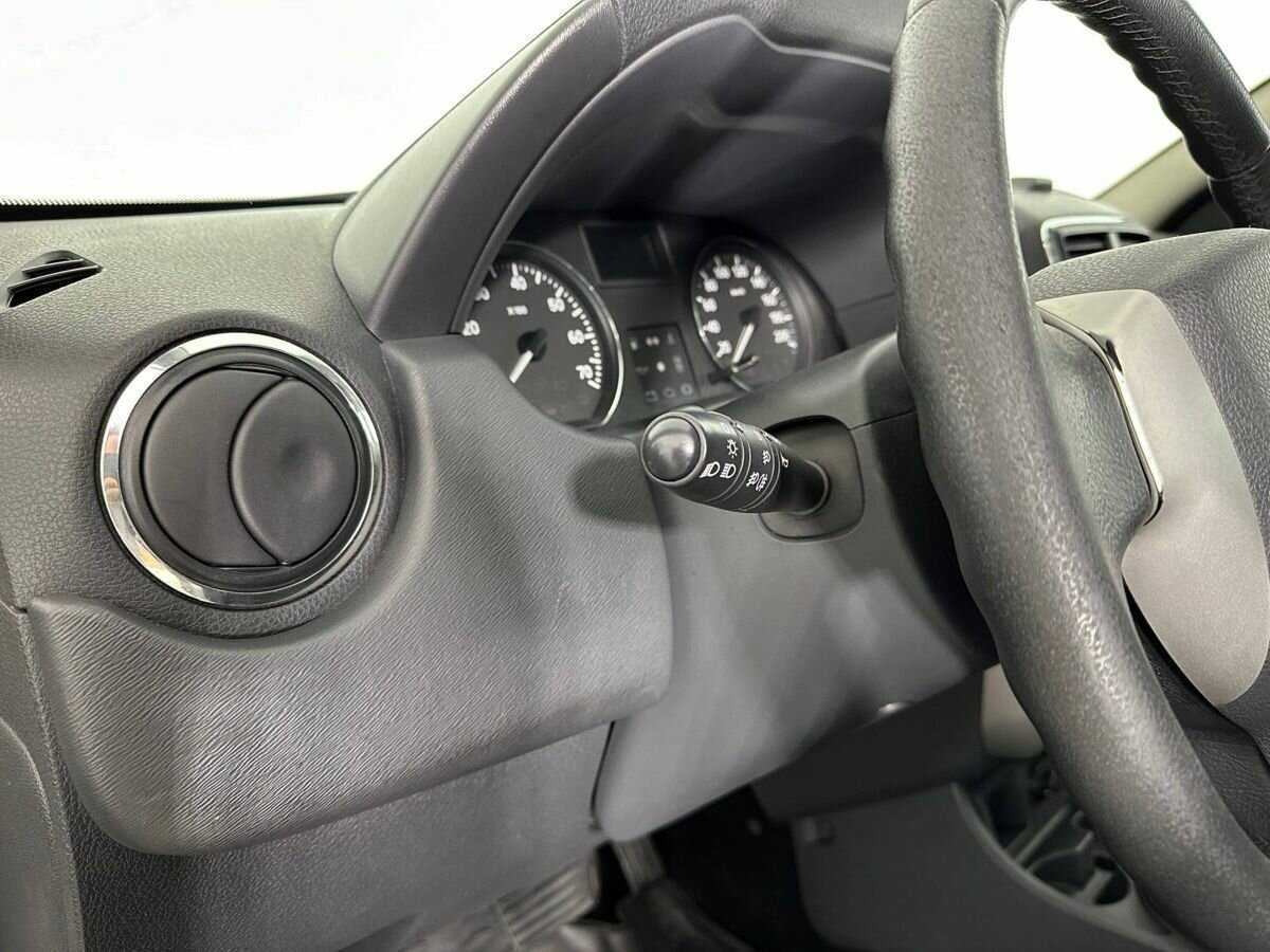 Nissan Terrano с пробегом — 2015 год. Фото: #8