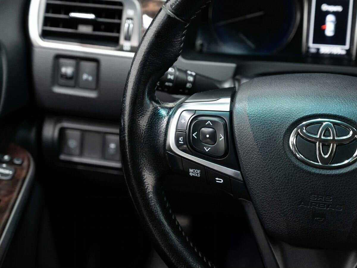 Toyota Camry с пробегом — 2016 год. Фото: #14