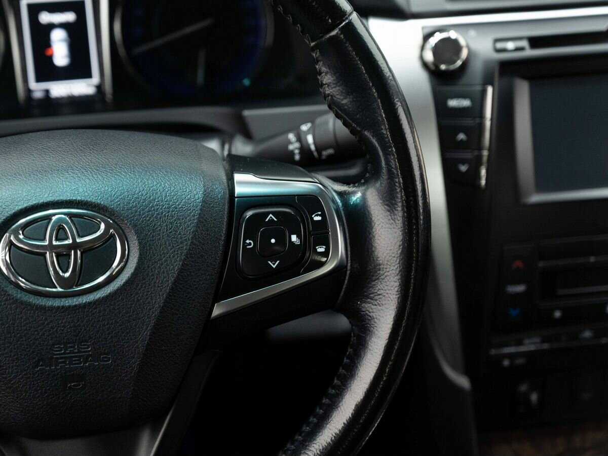 Toyota Camry с пробегом — 2016 год. Фото: #15