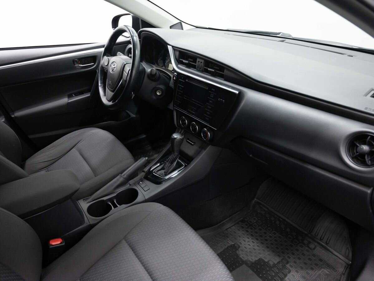 Toyota Corolla с пробегом — 2017 год. Фото: #10