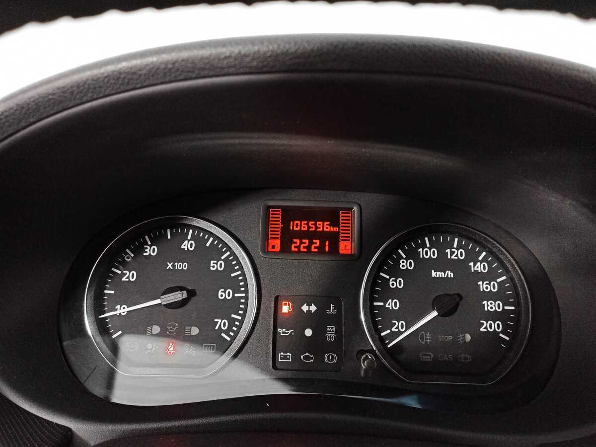 Renault Logan с пробегом — 2014 год. Фото: #10