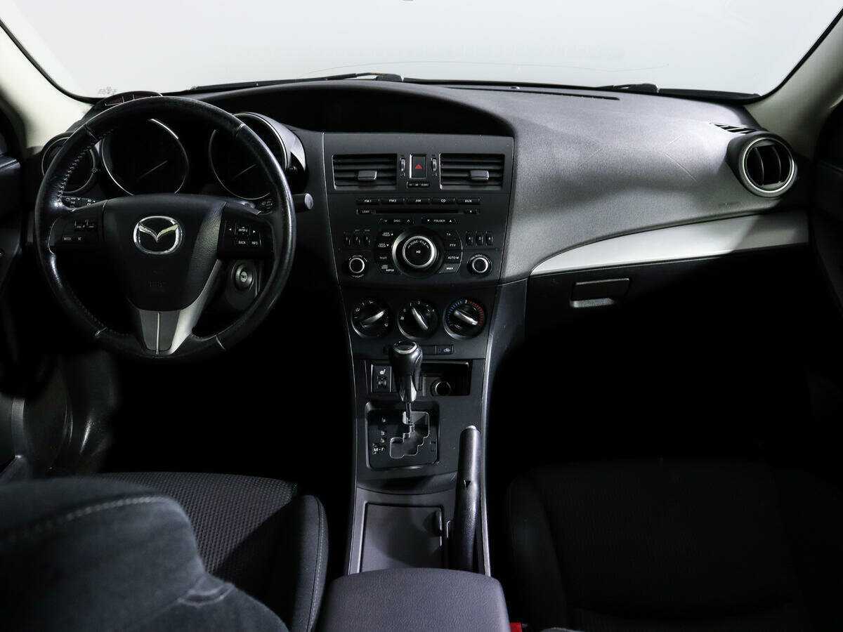 Mazda 3 с пробегом — 2012 год. Фото: #9