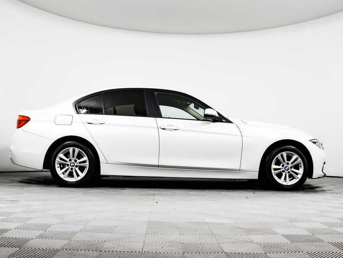BMW 3 серии с пробегом — 2018 год. Фото: #2