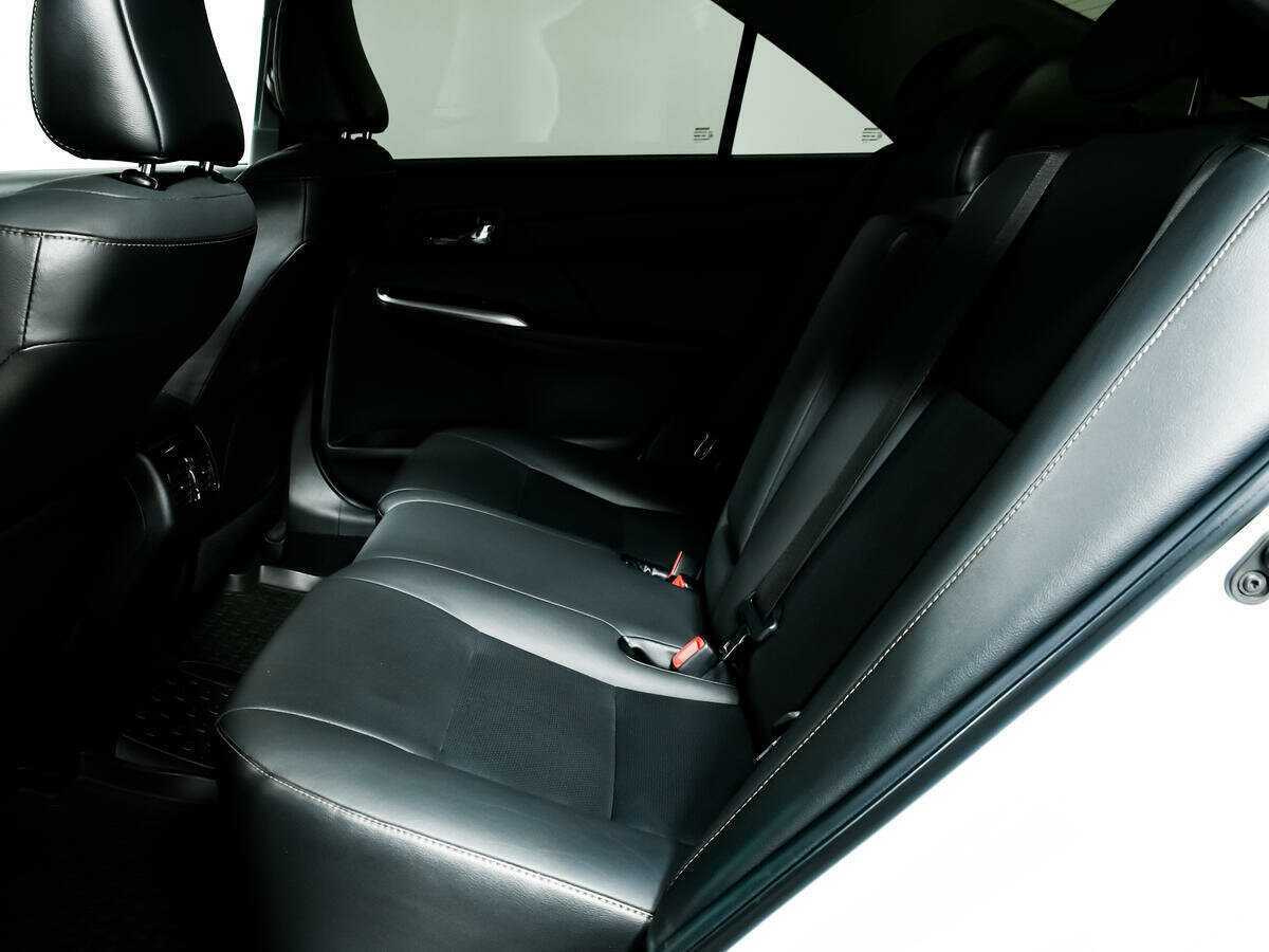 Toyota Camry с пробегом — 2015 год. Фото: #11