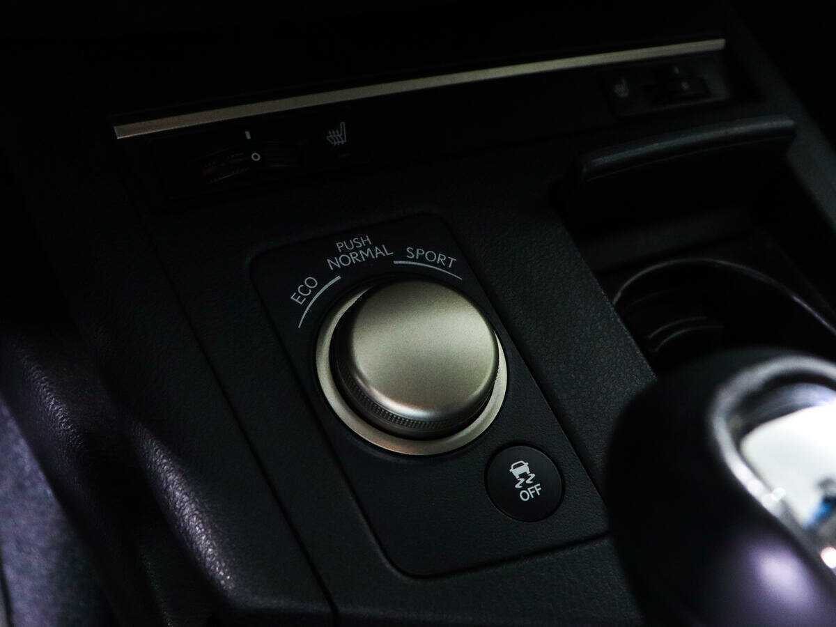 Lexus ES с пробегом — 2014 год. Фото: #18